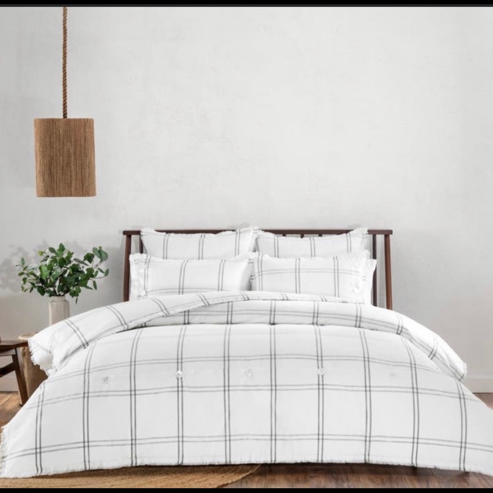 UGG Callie King Duvet set NEW-Offers of half off or more ignored or declined!!!